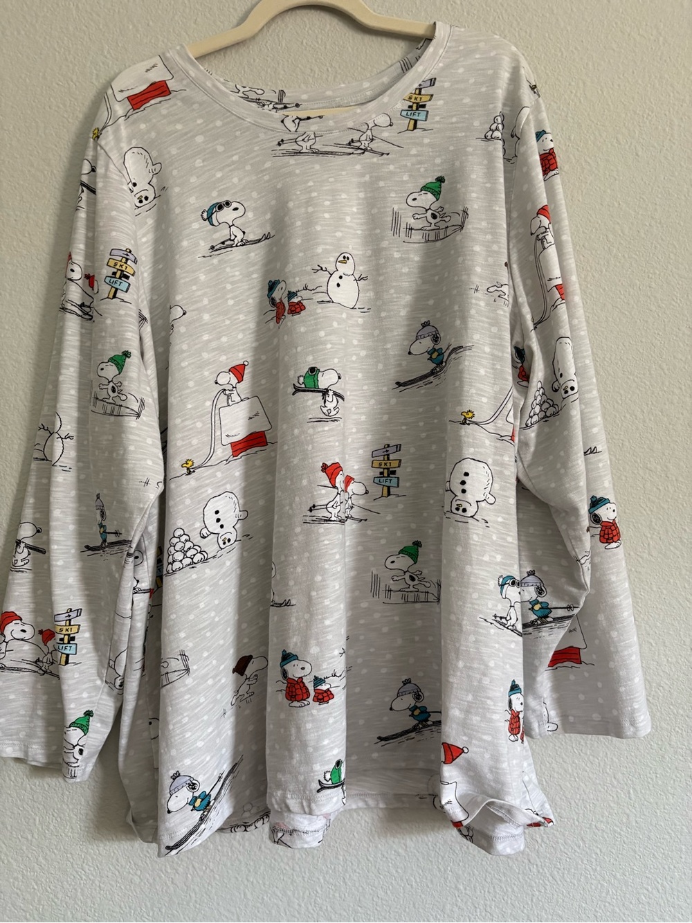 Lane Bryant Snoopy Winter Ski
Heather Gray Graphic Tee - Plus 26/28